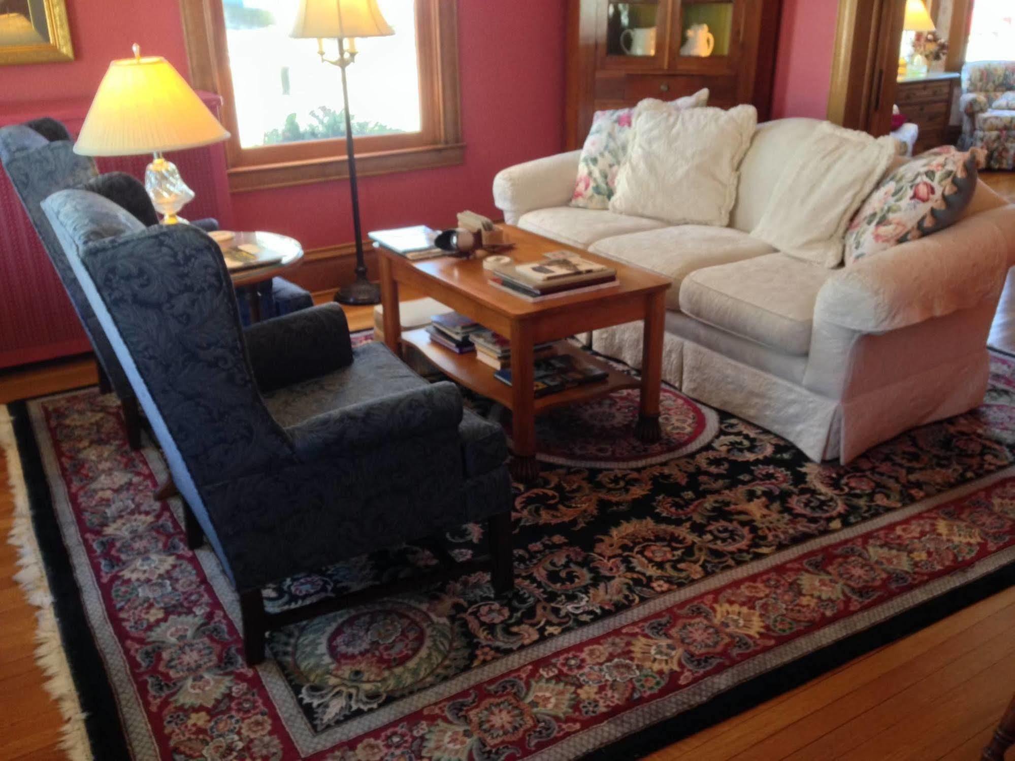 נייפרוויל Harrison House Bed & Breakfast מראה חיצוני תמונה