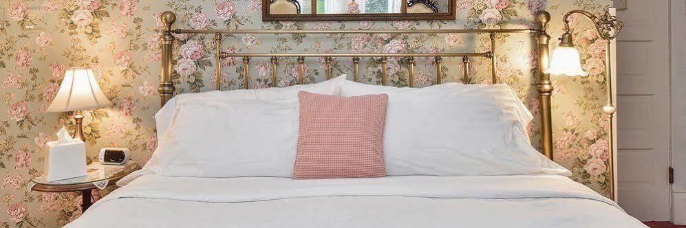 נייפרוויל Harrison House Bed & Breakfast מראה חיצוני תמונה