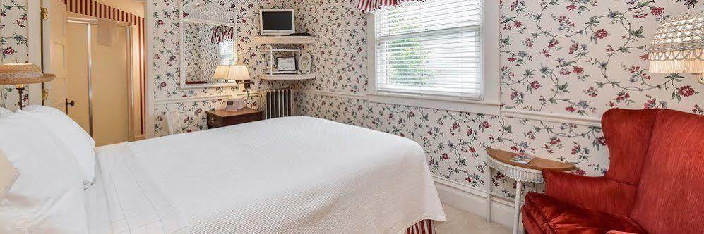 נייפרוויל Harrison House Bed & Breakfast מראה חיצוני תמונה