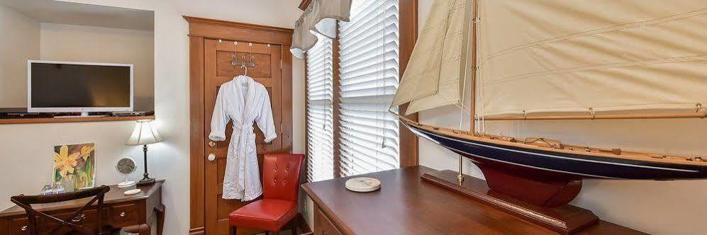 נייפרוויל Harrison House Bed & Breakfast מראה חיצוני תמונה