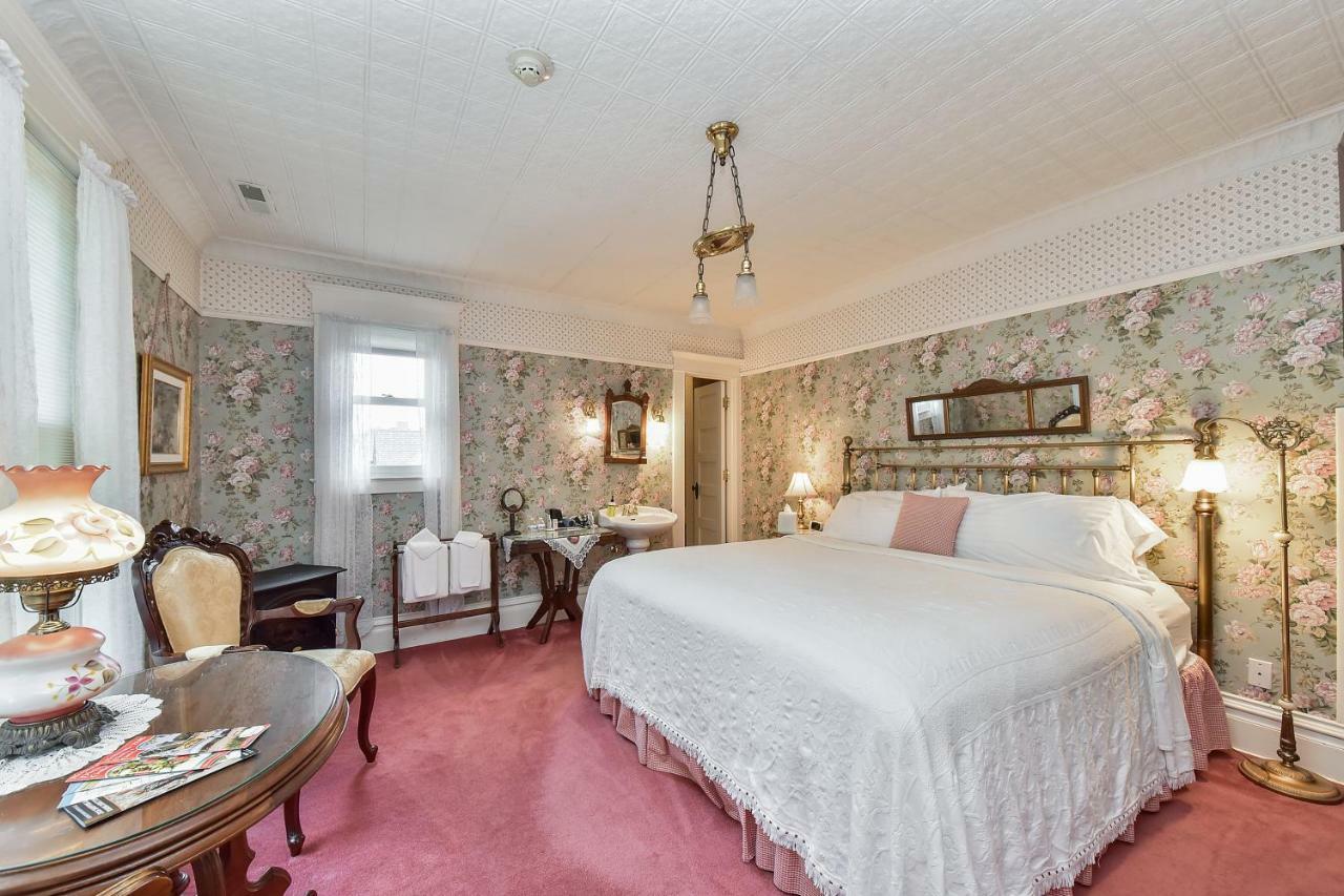 נייפרוויל Harrison House Bed & Breakfast מראה חיצוני תמונה