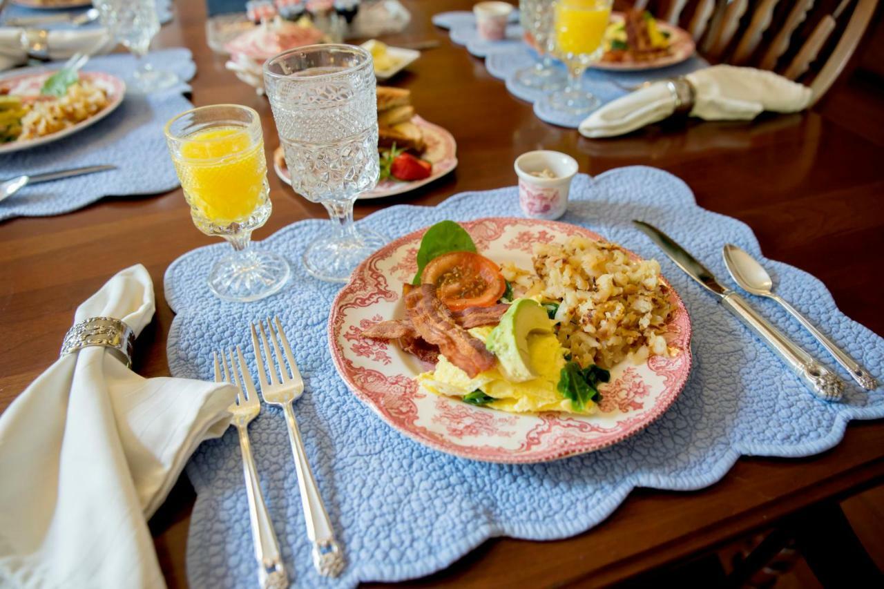 נייפרוויל Harrison House Bed & Breakfast מראה חיצוני תמונה